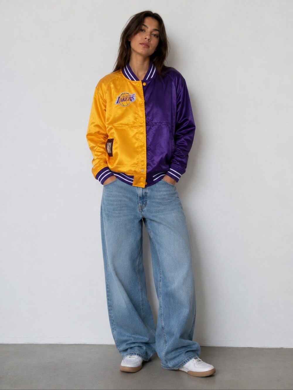 Mitchell & Ness Hardwood Classics Los Angeles Lakers Bomber Jacket Size XS.
